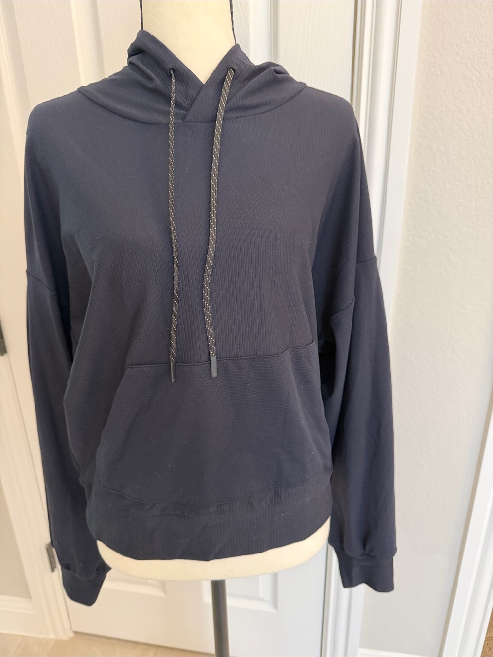 RHONE Women's Navy Hooded Pullover Sweatshirt